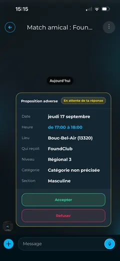 Une proposition de match amical, à accepter ou refuser dans la discussion